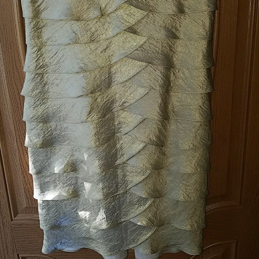 Eliza J Shimmery Fold ruffle dress Sz 12P NWOT - Picture 3 of 5